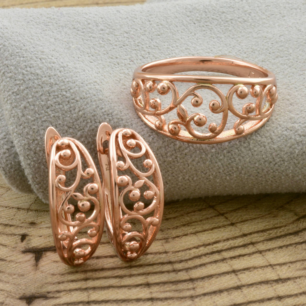 

Набор Xuping Золотая иллюзия 65053 кольцо + серьги 17х7 мм позолота РО размер 22