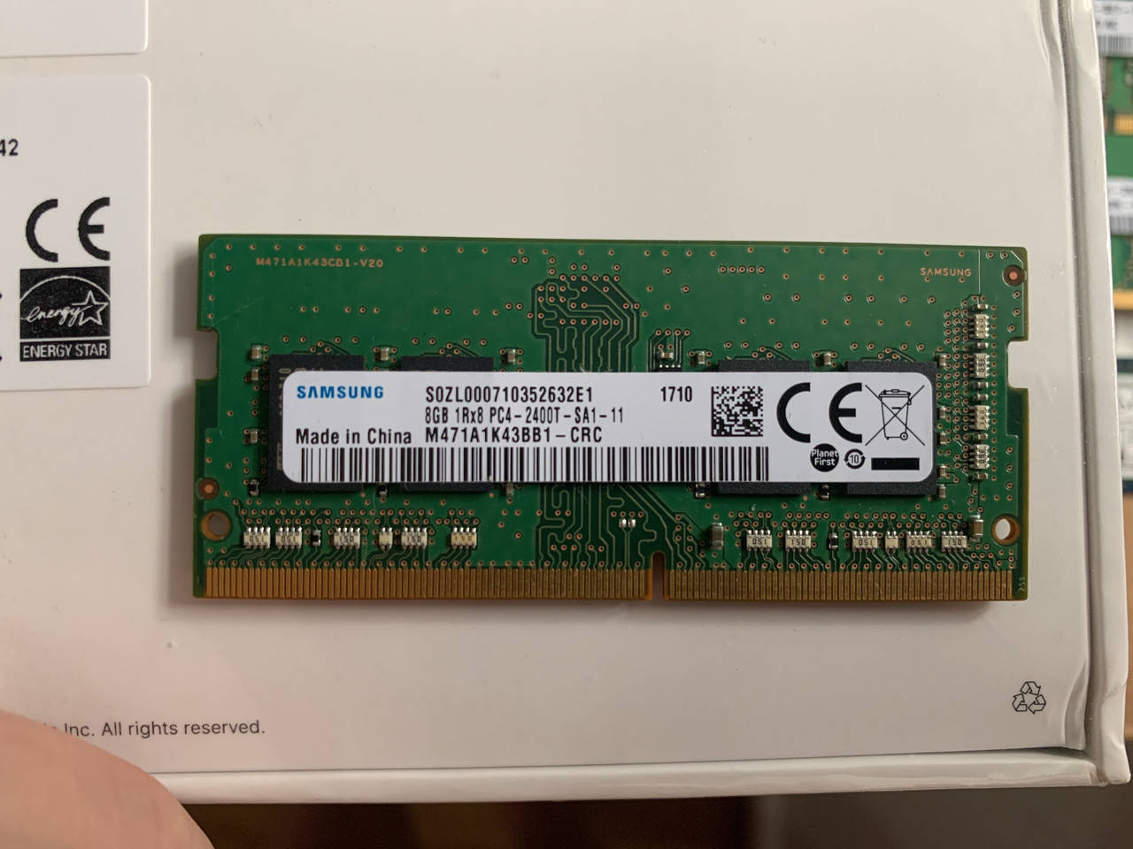 

Пам'ять Samsung 8Gb PC4-2400T(M471A1K43BB1-CRC) So Dimm