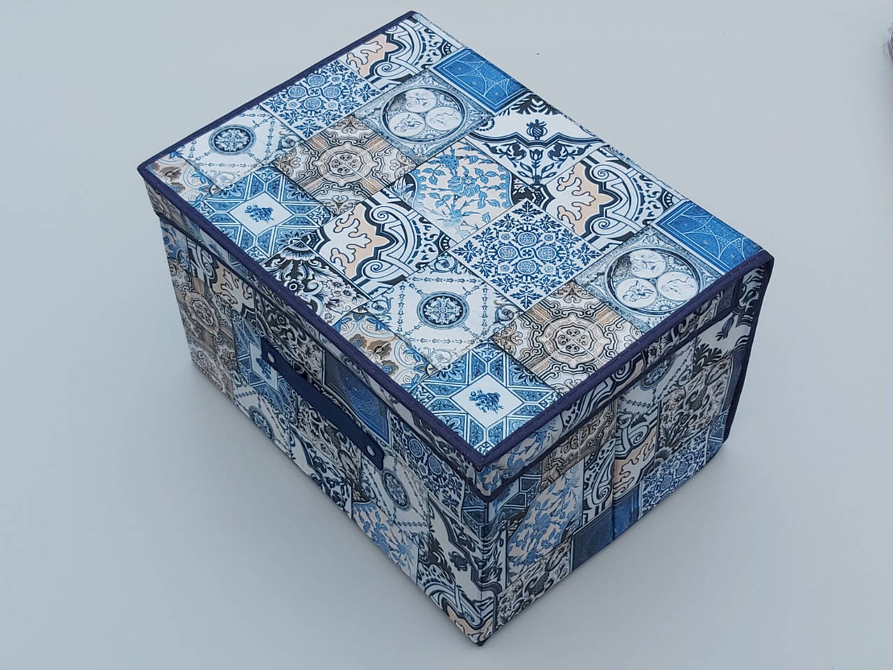 

Коробка-органайзер Ш 40*Д 30*В 25 см. Цвет синий с узорами для хранения одежды, обуви или небольших предметов