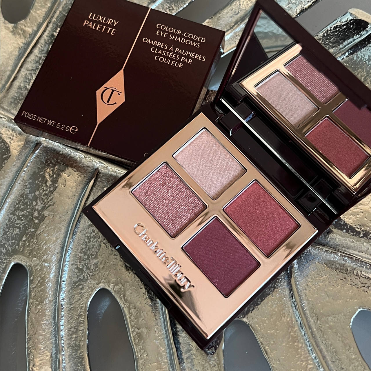 

Палетка теней Charlotte Tilbury Luxury Eyeshadow Palette (Walk of No Shame)