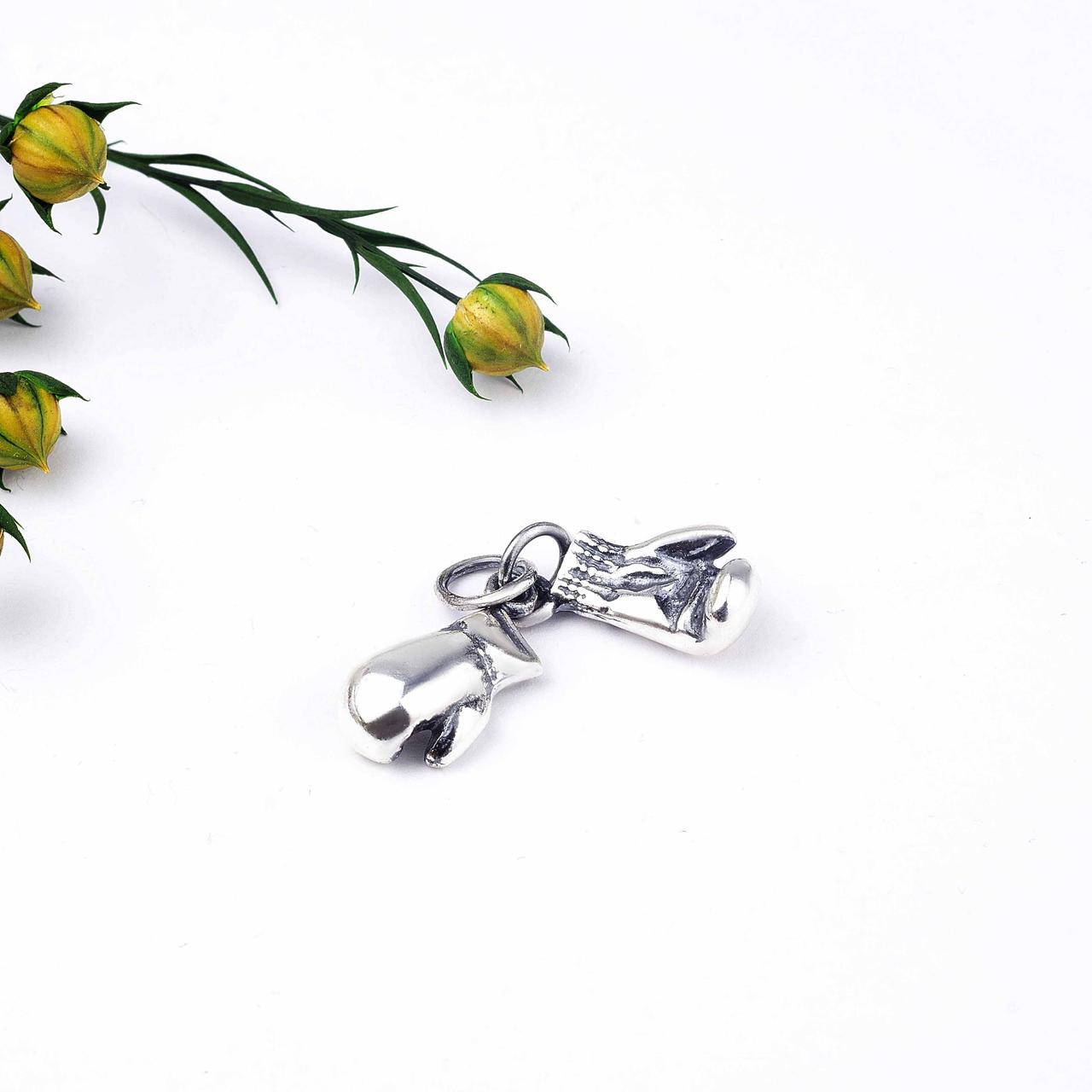 

Серебряный кулон брелок Боксерские перчатки