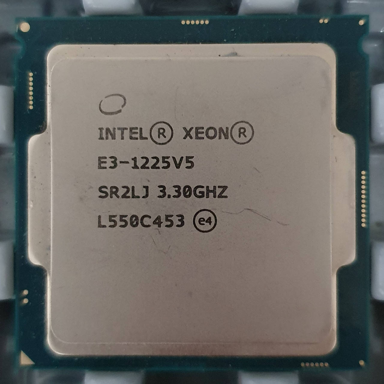 

Процессор Intel XEON E3-1225v5 s1151