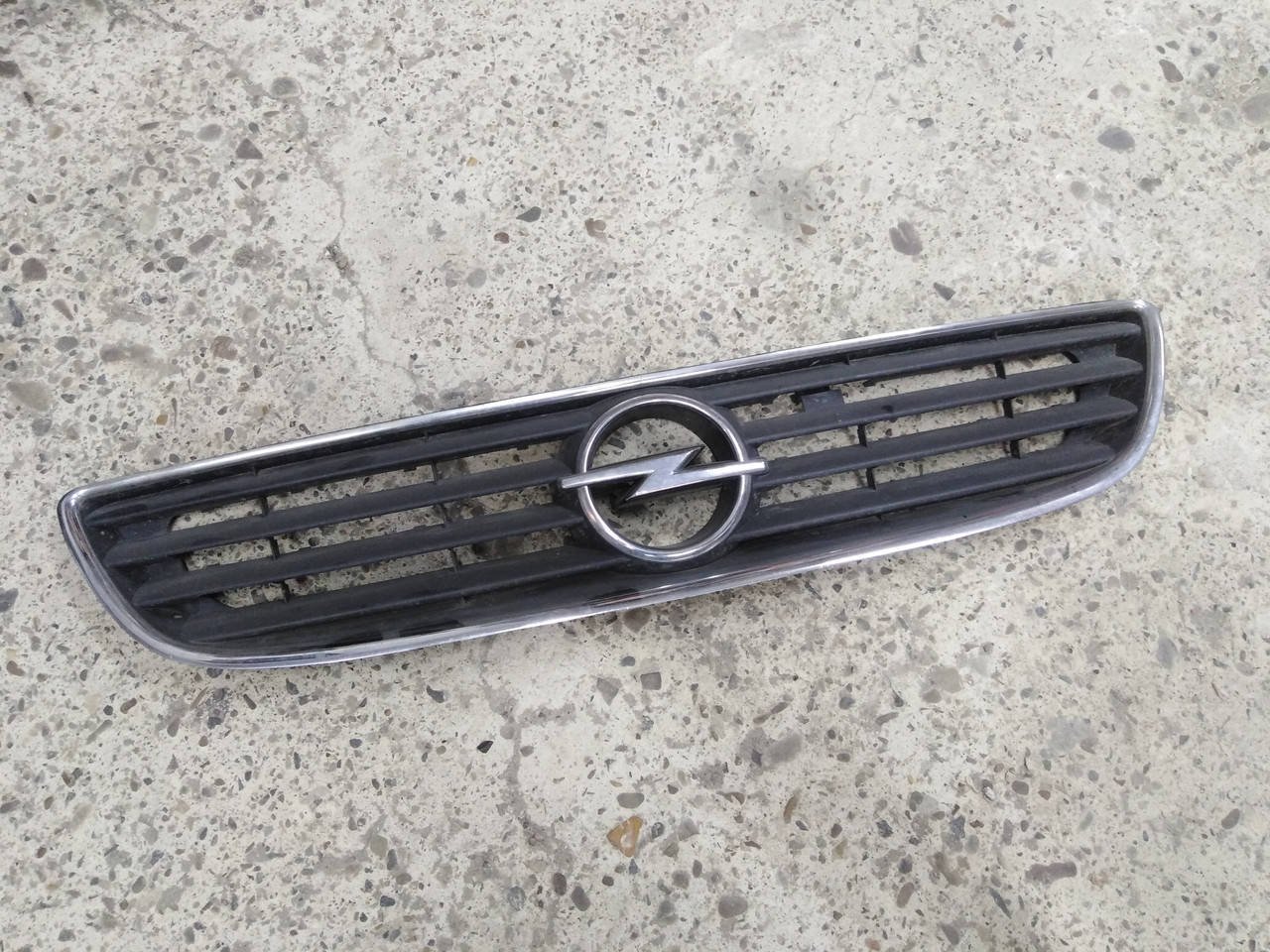

Решетка радиатора, капота Opel Zafira A, Опель Зафира А.