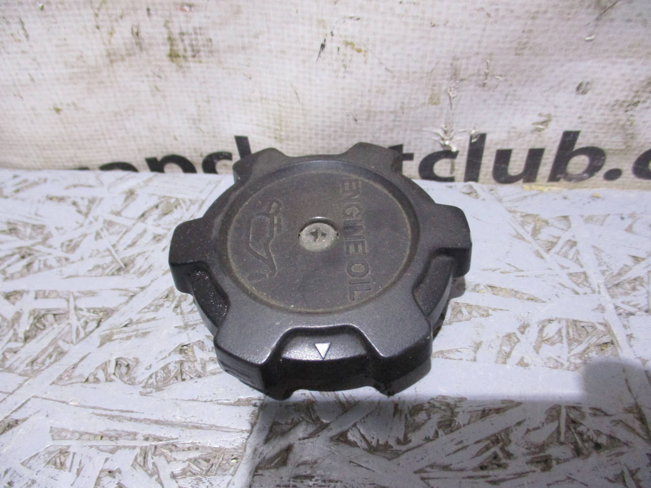 

Крышка маслозаливной горловины 1250A015 9918034 Lancer 9 Mitsubishi