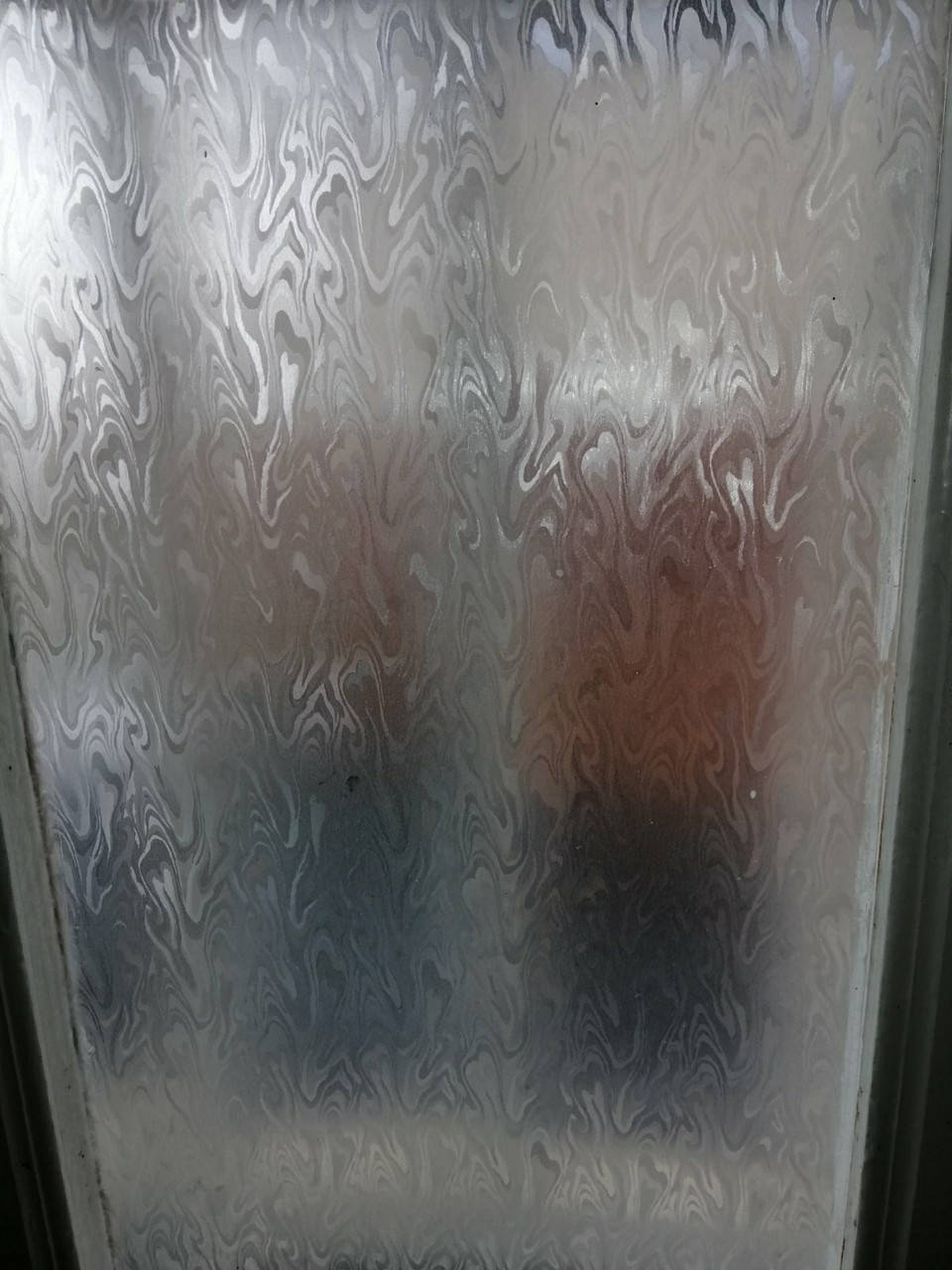 

Витражная самоклейка. Ширина 45см 15метров. Производство Германия. Белая слеза.