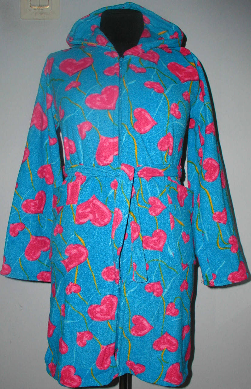 

Халат махровый короткий с капюшоном на замке"сердце"голубой