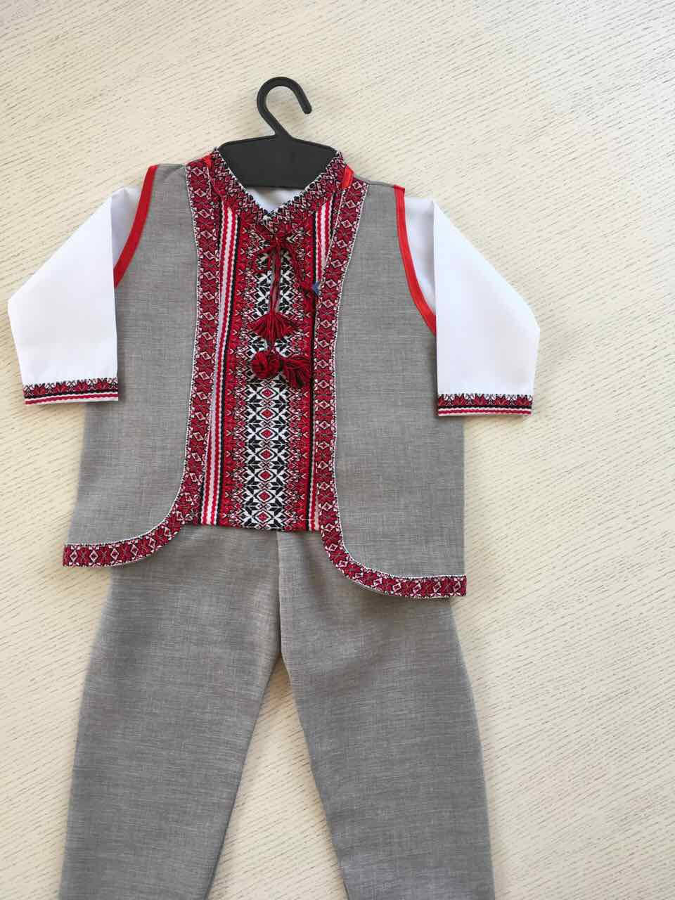 

Костюм для хлопчика в етно стилі з габардину (трійка), Белый