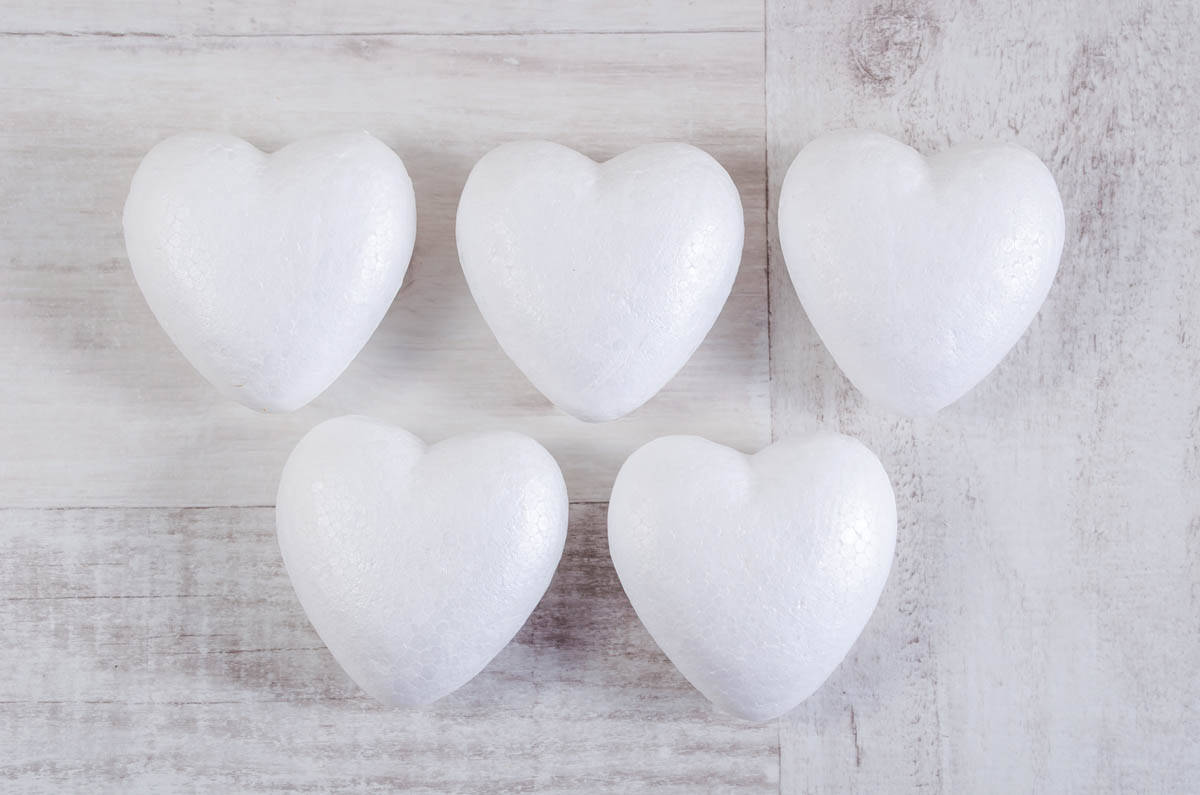 

Набор пенопластовых фигурок SANTI "Сердце" 5шт/уп. 70mm код: 740614