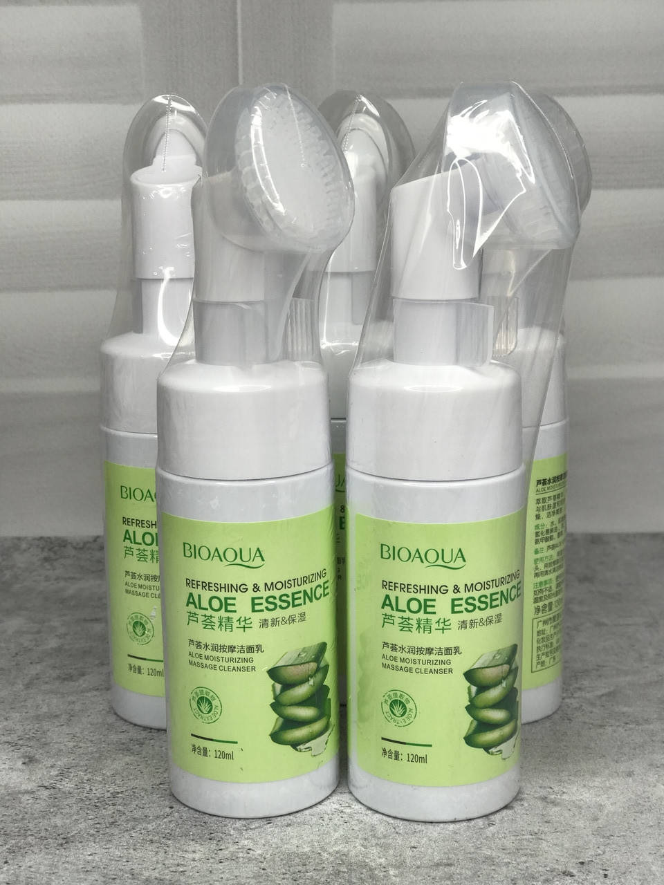 

Очищаюча пінка з Алое Вера для вмивання з щіточкою BIOAQUA Aloe Vera (120 мл)