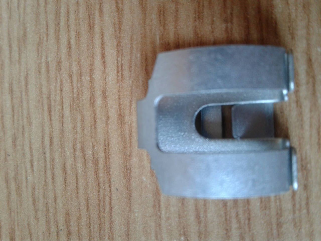 

Скоба Mercedes OEM: A1249889078