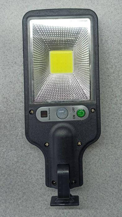 

Уличный фонарь на столб на солнечной батареи