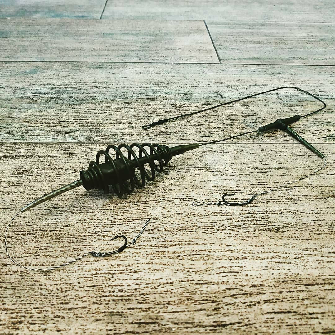 

Рыболовная кормушка в сборе КОНУС Orange "Карп - Бойл" , карповый монтаж , вес 50 грамм.