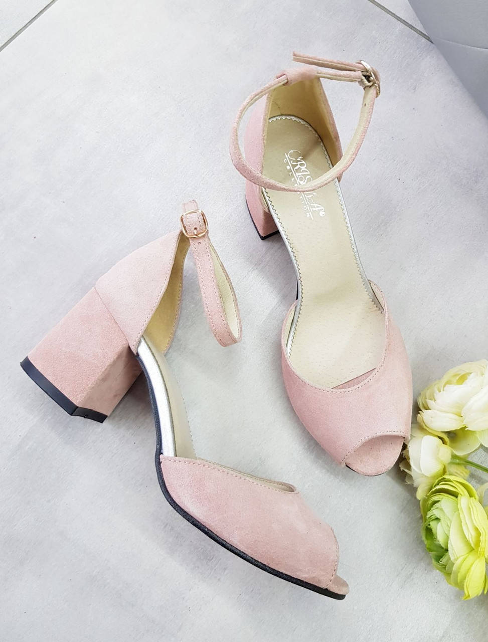 

Женские босоножки натуральные замшевые с закрытой пяткой на удобном каблуке 6см пудровые розовые