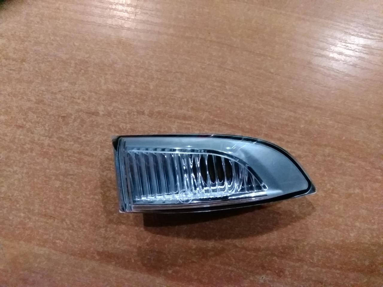 

Повторитель поворота в зеркало Рено Лагуна 3 правий