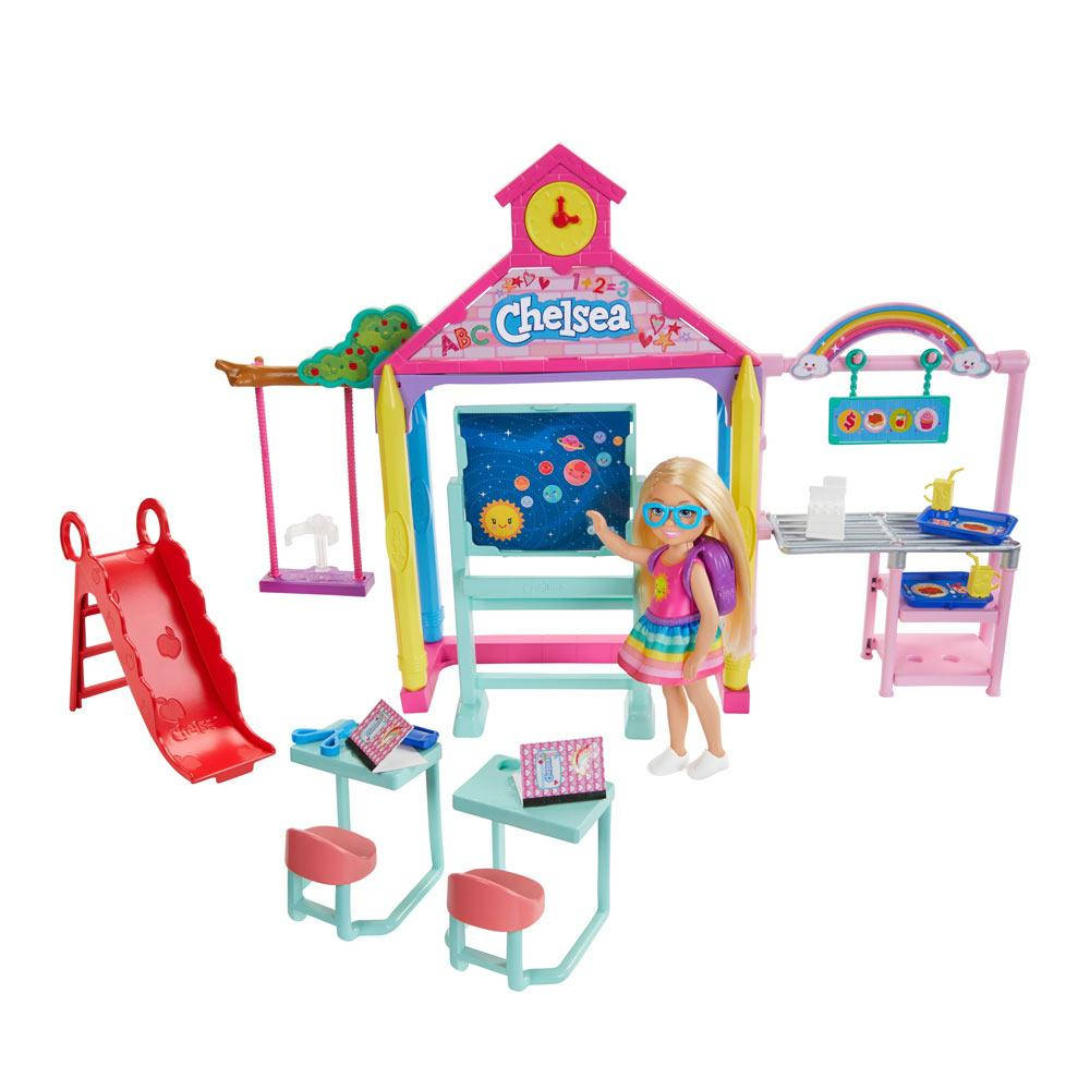 

Игровой набор Челси идет в школу Barbie Club Chelsea GHV80