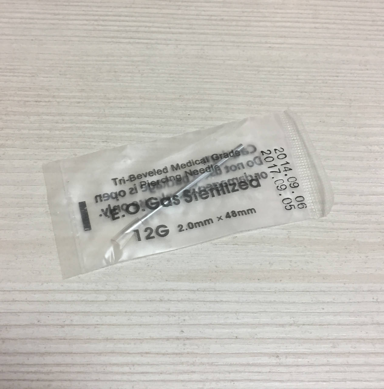

Игла для пирсинга 12G ( 2.0mm x 48m )