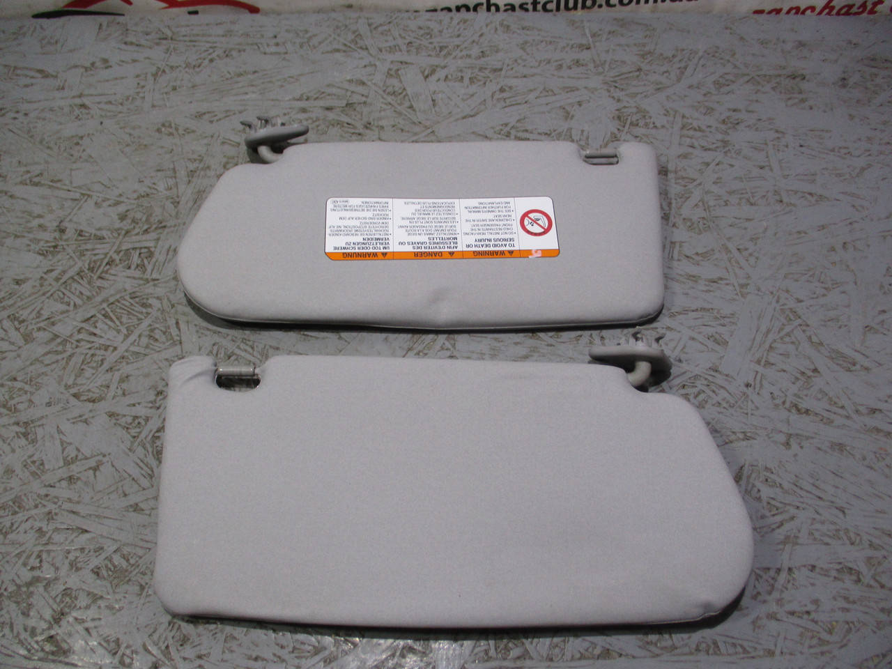 

Козырек солнцезащитный (комплект) MN151504HA, MN124996HA, MN151505HA, MN124995HA 9915724 Lancer 9 Mitsubishi