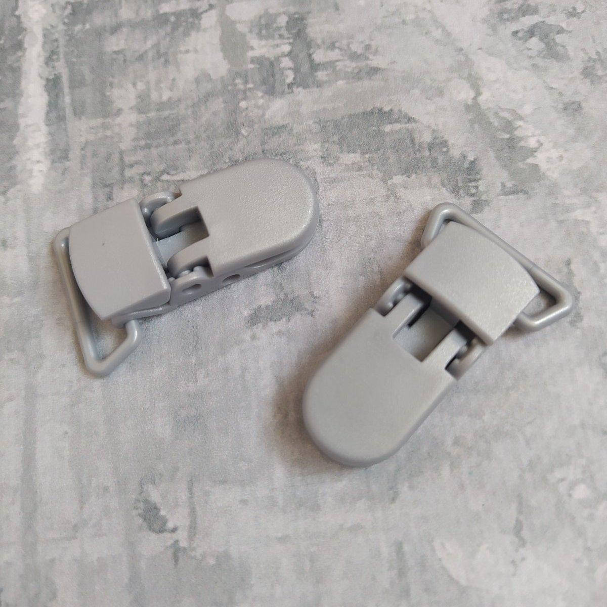 

Кліпса пластик (сіра)