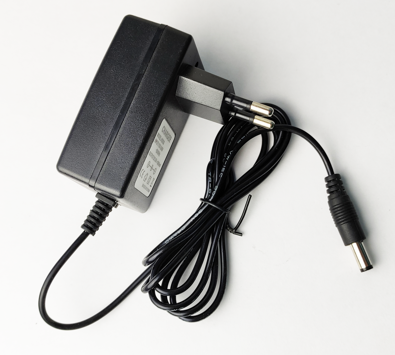 

Зарядное устройство детского электромобиля Bambi 6V 800mAh разъём 5 мм