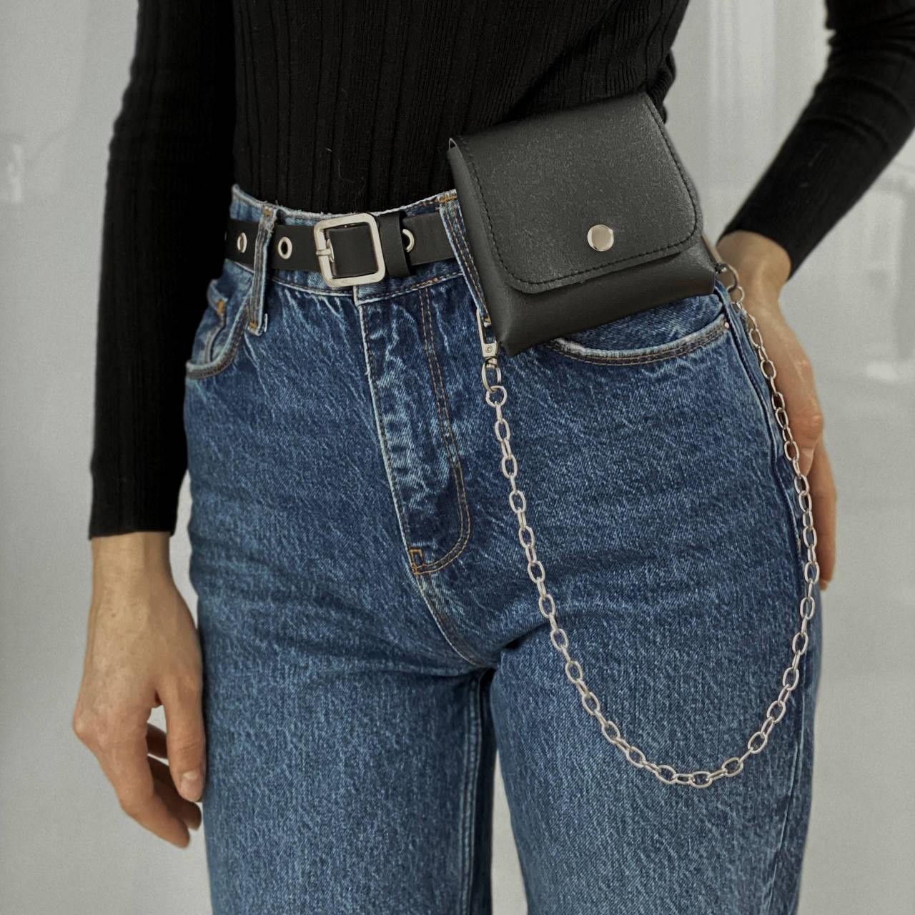 

Женский ремень пояс 3в1 черного цвета с сумкой 10*10см, Черный