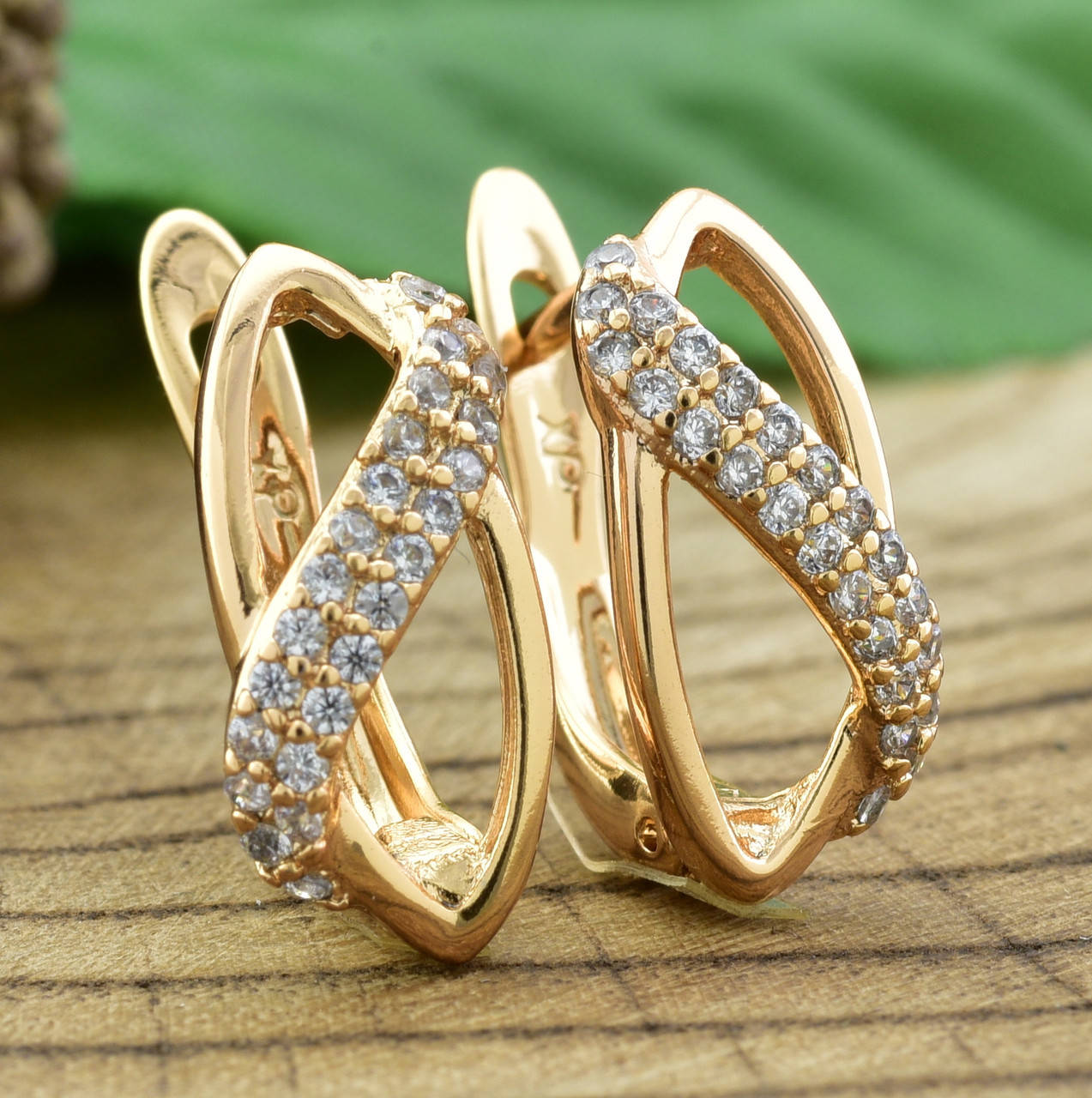 

Серьги Xuping 23636 размер 15х6 мм куб. цирконий вес 1.7 г позолота 18К