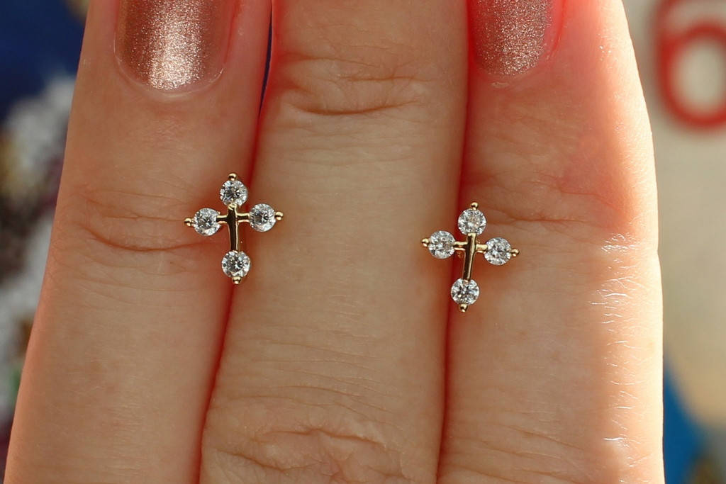

Серьги гвоздики Xuping Jewelry крестики с камнями 1 см золотистые