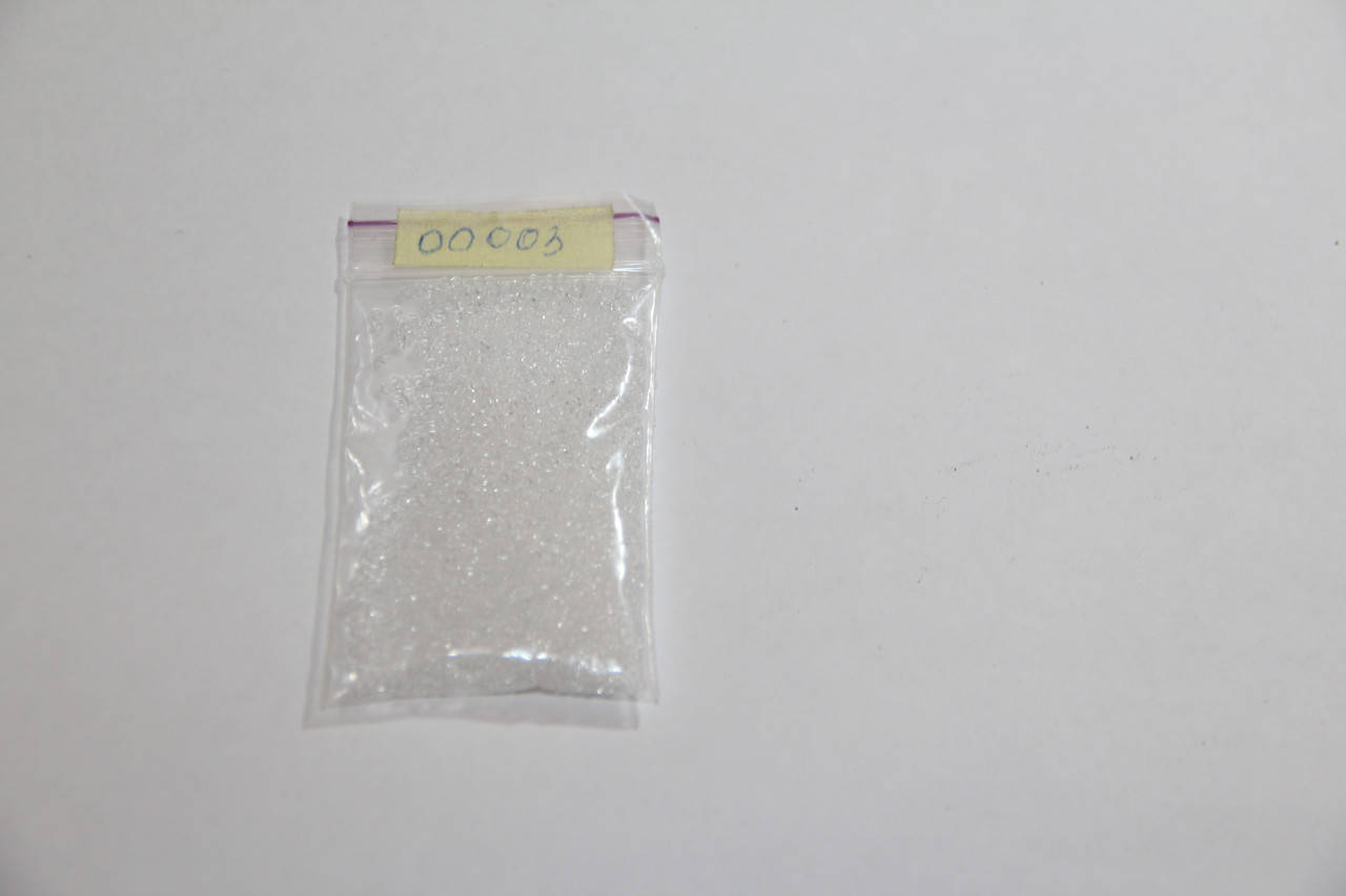 

Бисер чешский, микро. Пресциоза. №15. Цвет белый, прозрачный. №00003. Упаковка 10грамм.