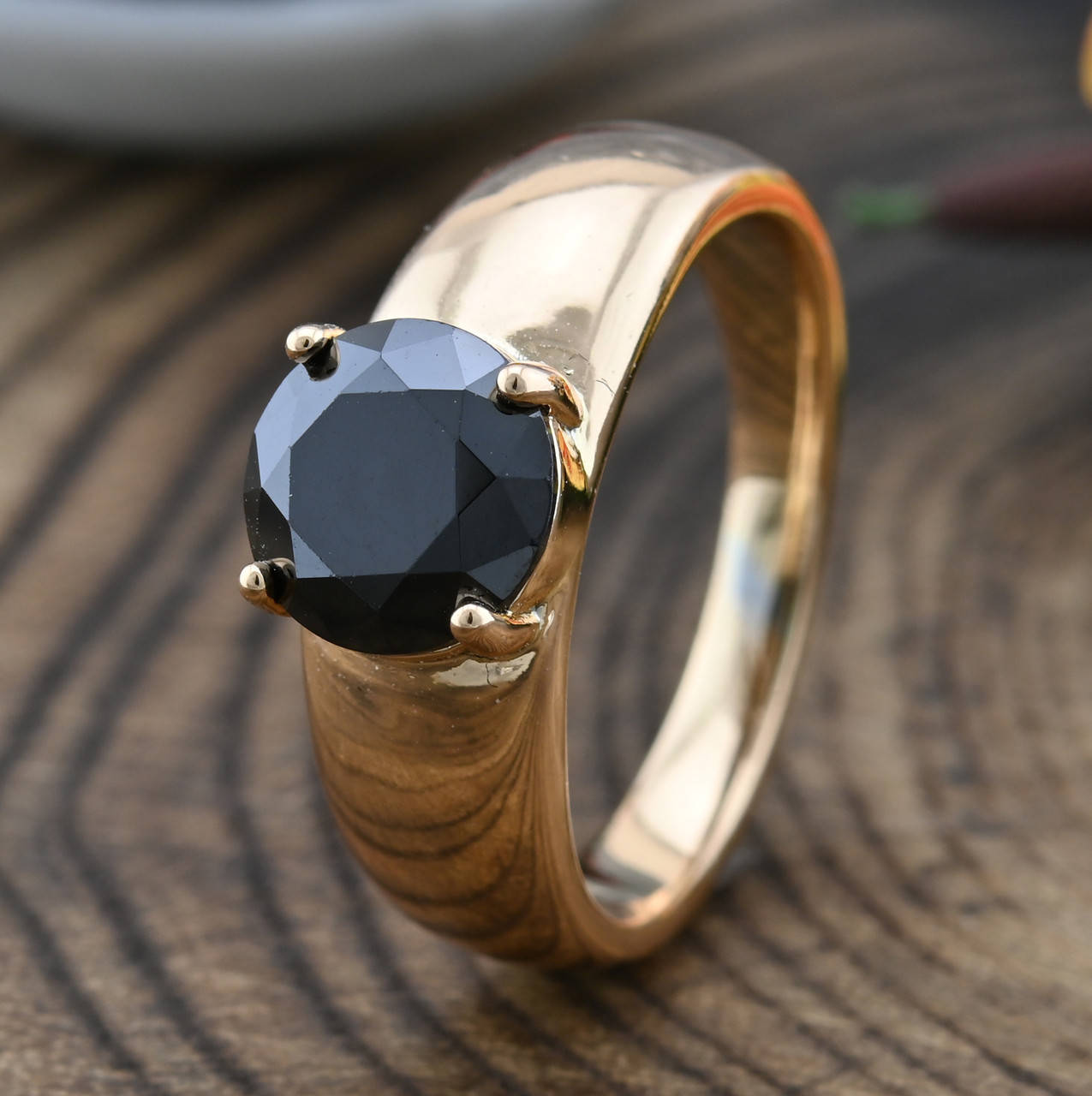 

Кольцо Xuping 14289 ширина 7 мм черные фианиты позолота 18К размер 20