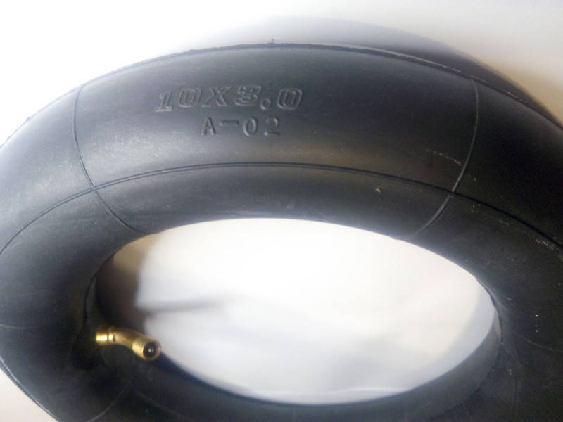 

Камера 10х3.0 HOTA штуцер изогнут 45 градусов для самоката