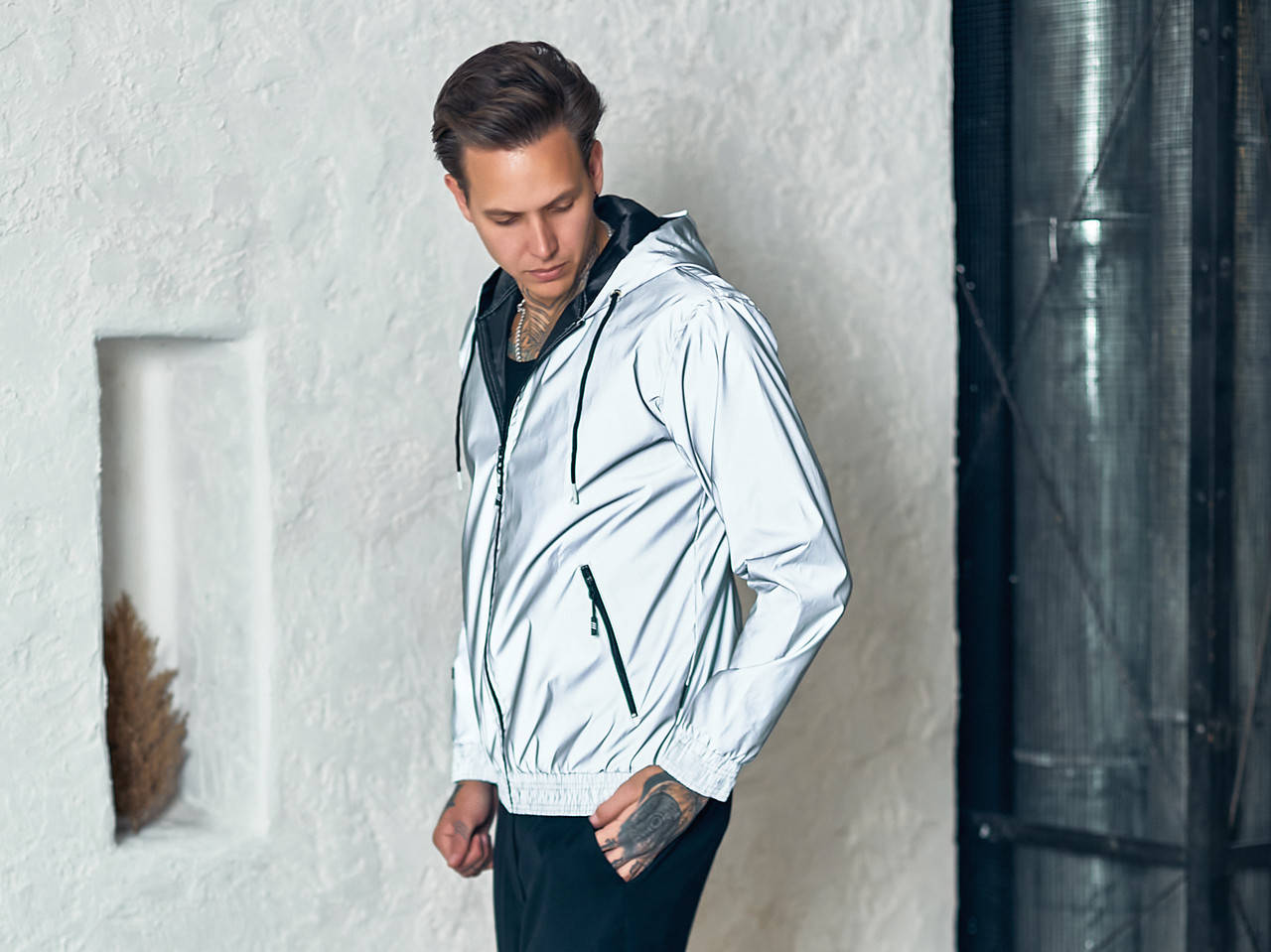 

Мужская светоотражающая ветровка из плащевой ткани с подкладкой Tailer, размеры от 48 до 56 52