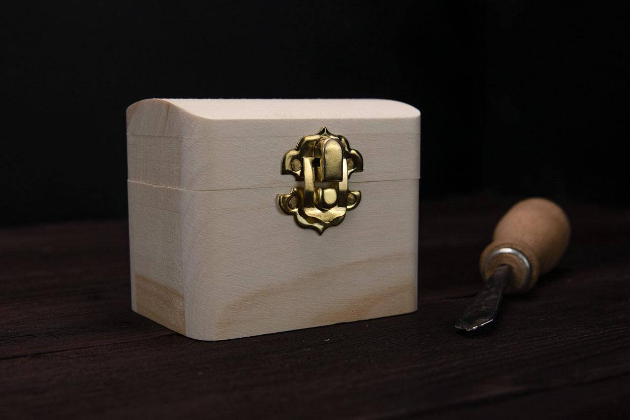 

Шкатулка заготовка с фурнитурой 6х8х7 см. Бук