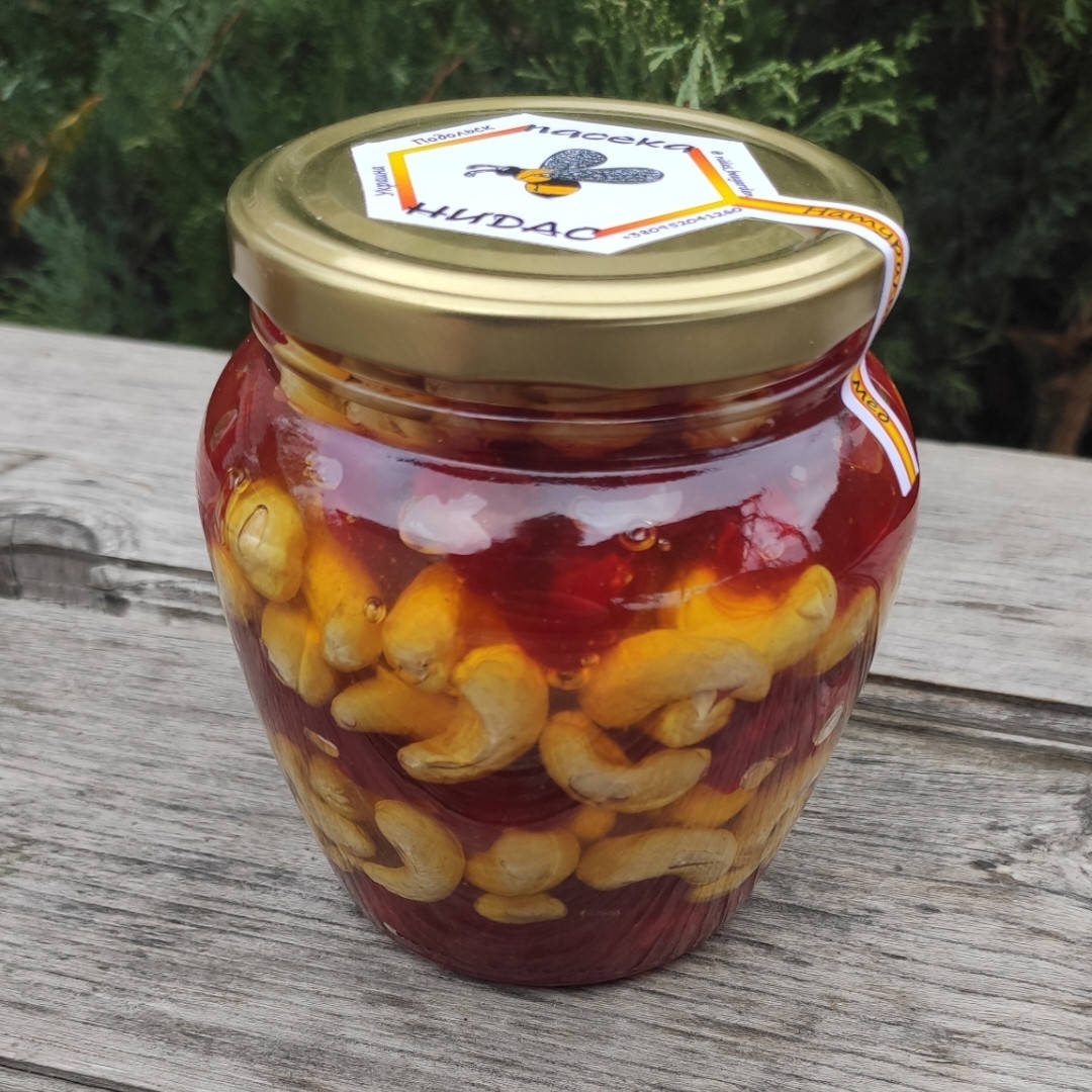 

Мёд с кешью и вишней