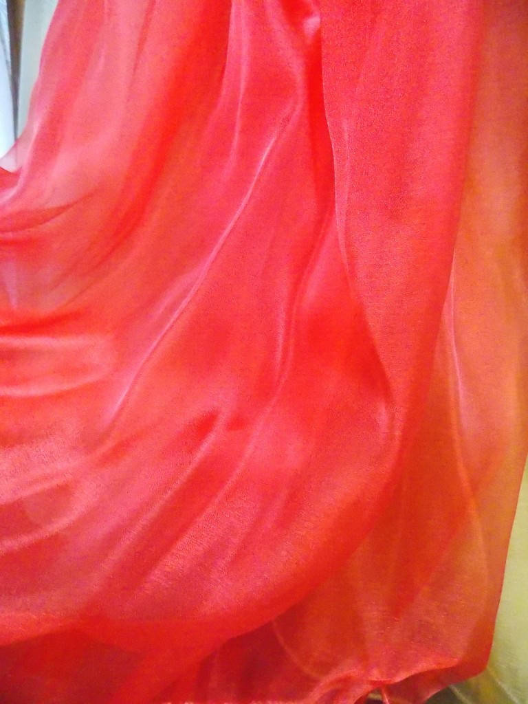 

Тюль на метраж "Органза"