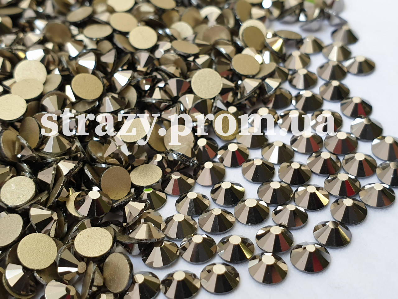 

Стразы Lux ss20 Hematite (5.0mm) 1440шт