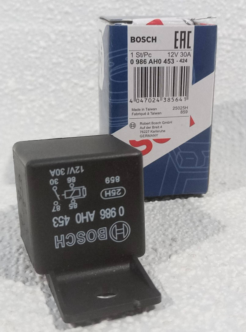 

Реле 4 контакта 12В 30А с ушком BOSCH