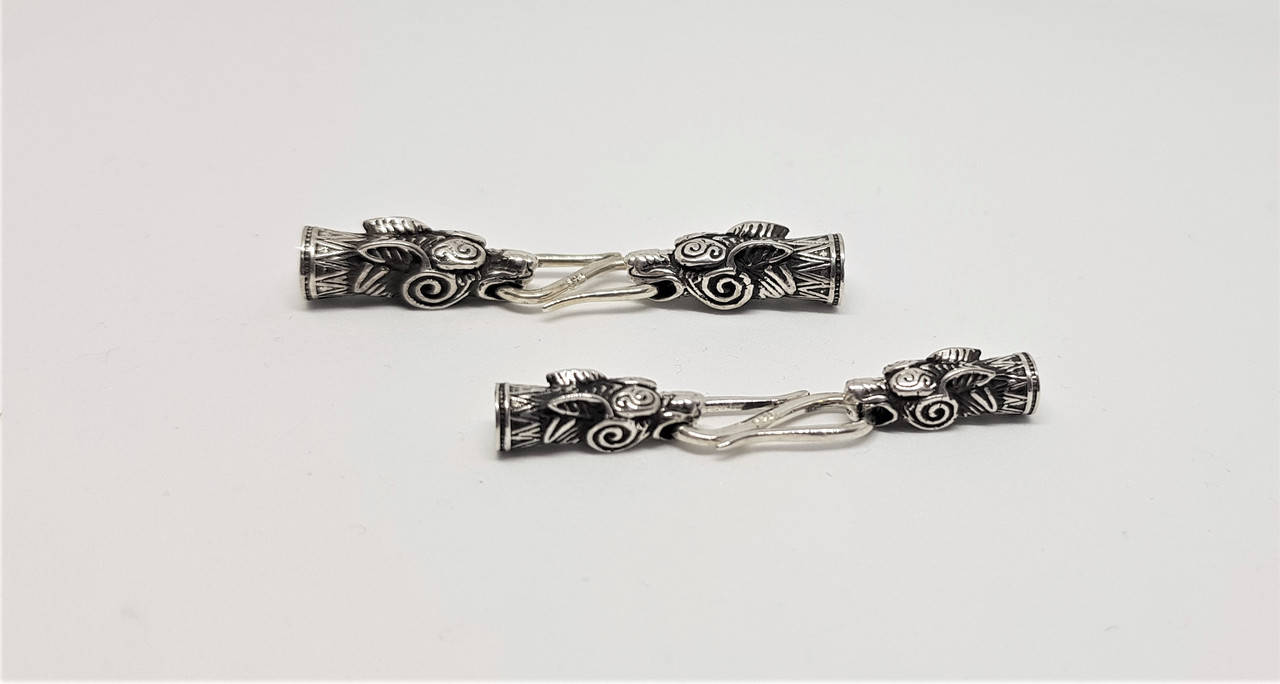 

Концевики Головы на браслет Волк 2 размера серебро 925 размер 1