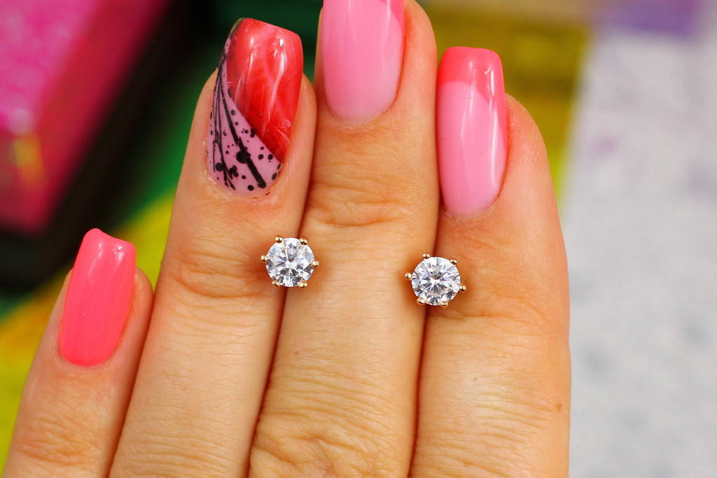 

Серьги гвоздики Xuping Jewelry с камнем на шесть креплений 5 мм золотистые