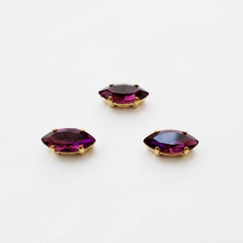 

Лодочки в цапах Preciosa (Чехия) 15x7 мм Amethyst/золото, Фиолетовый