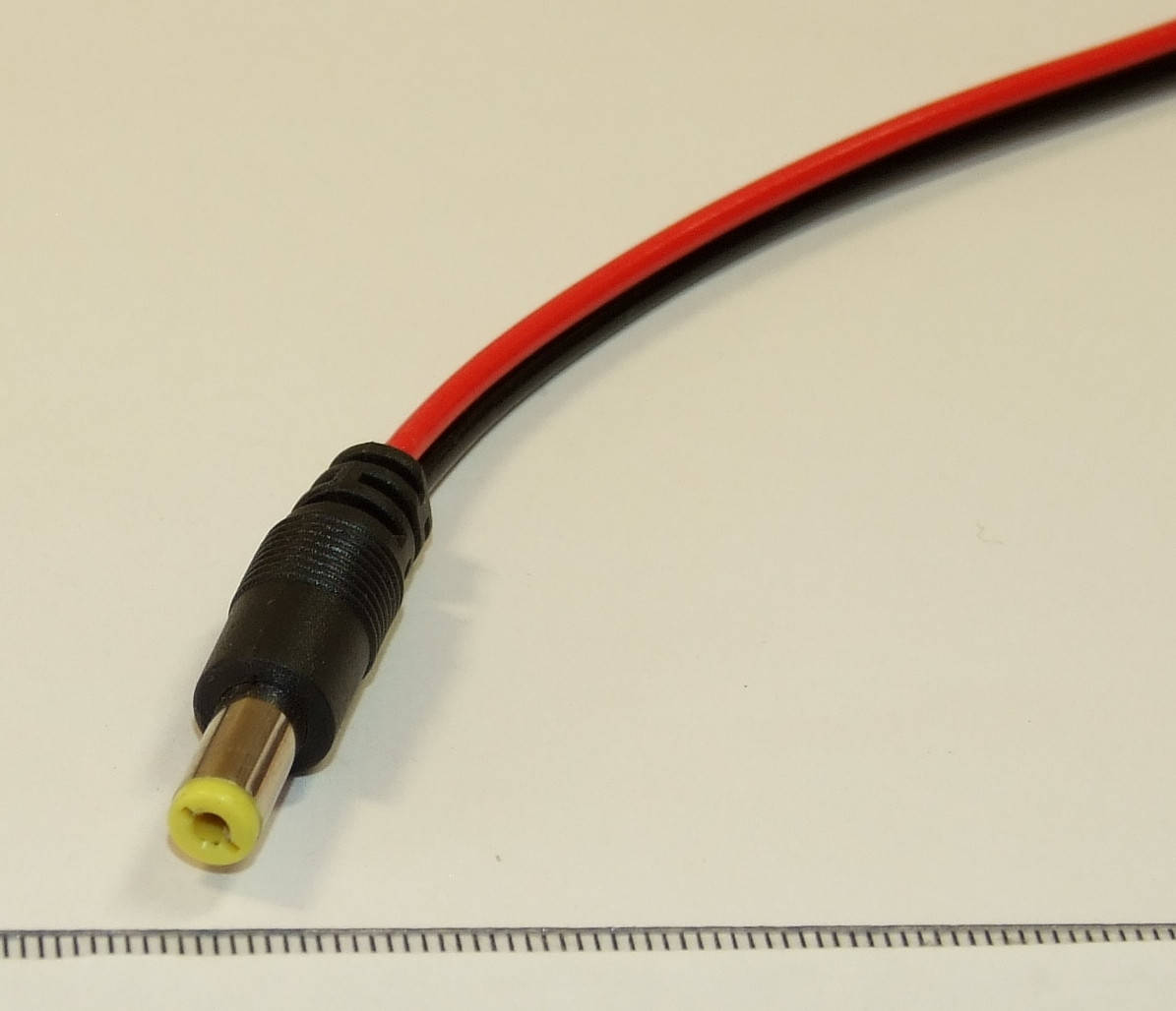 

C023 папа Штекер разъем коннектор роз'єм питания для блоков питания 5,5-2,1 жила 0.4 мм Длинна кабеля 21 см