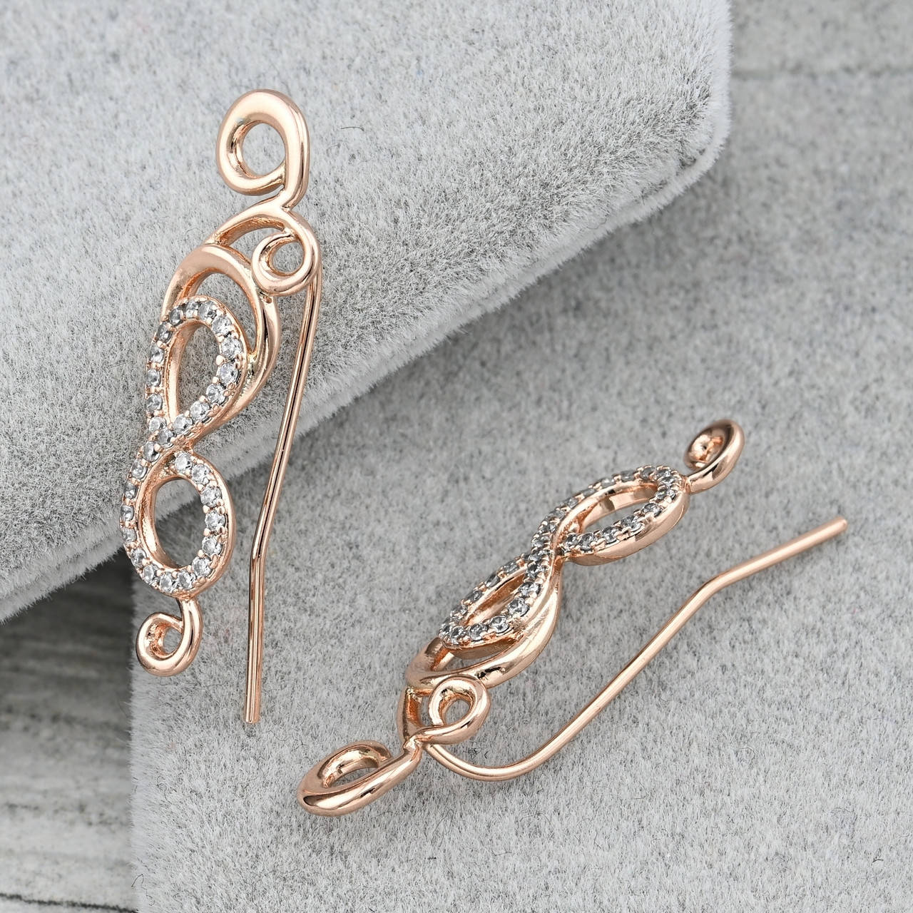 

Серьги 35844 размер 28х9 мм белые фианиты вес 2.1 г позолота РО