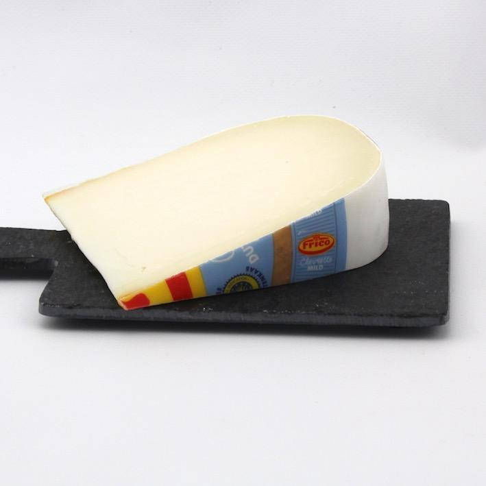 

Сыр козий молодой Frico Chevrette Mild 50% 100 г (режем от 300 г)