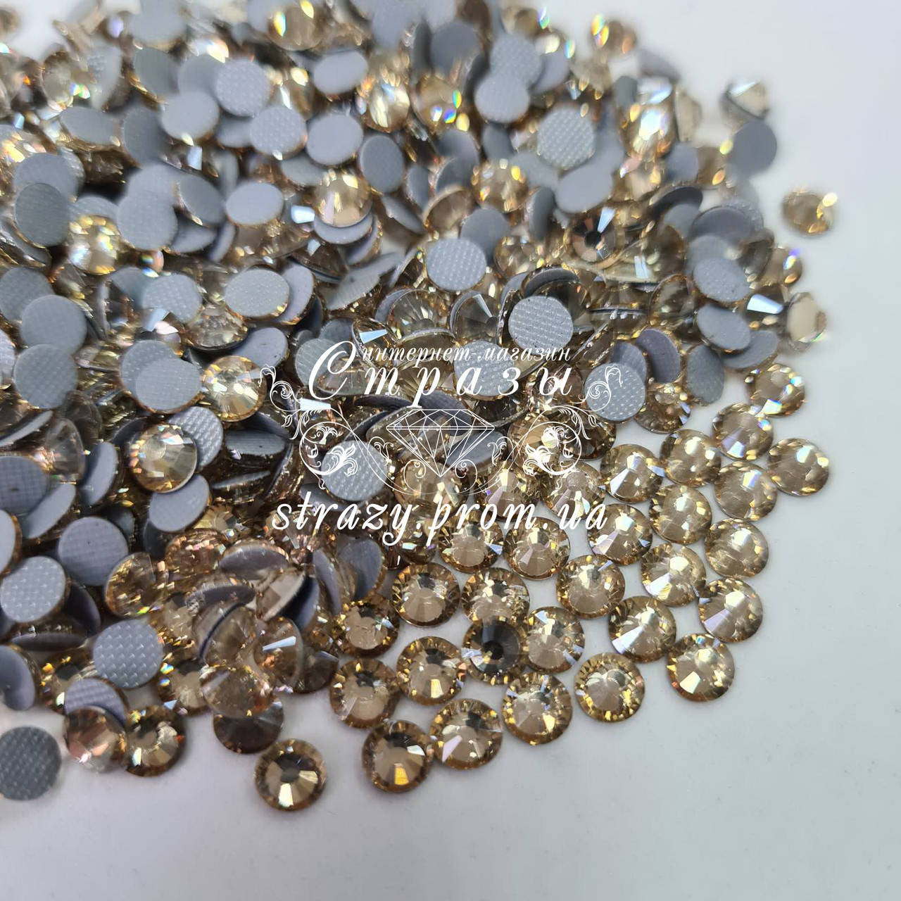 

Термо стразы Lux ss16 Gold Shadow (4.0mm) 100шт
