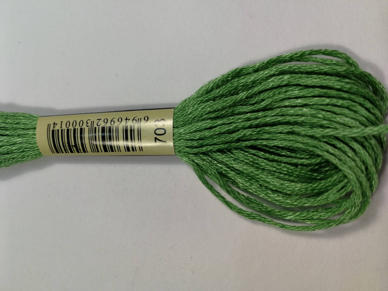 

Мулине СХС 703 зеленый бледный