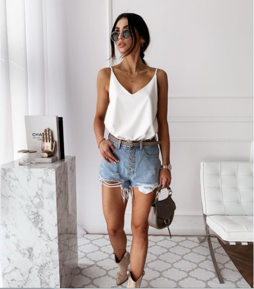 

Утонченная свободная майка на лето из софта, Белый