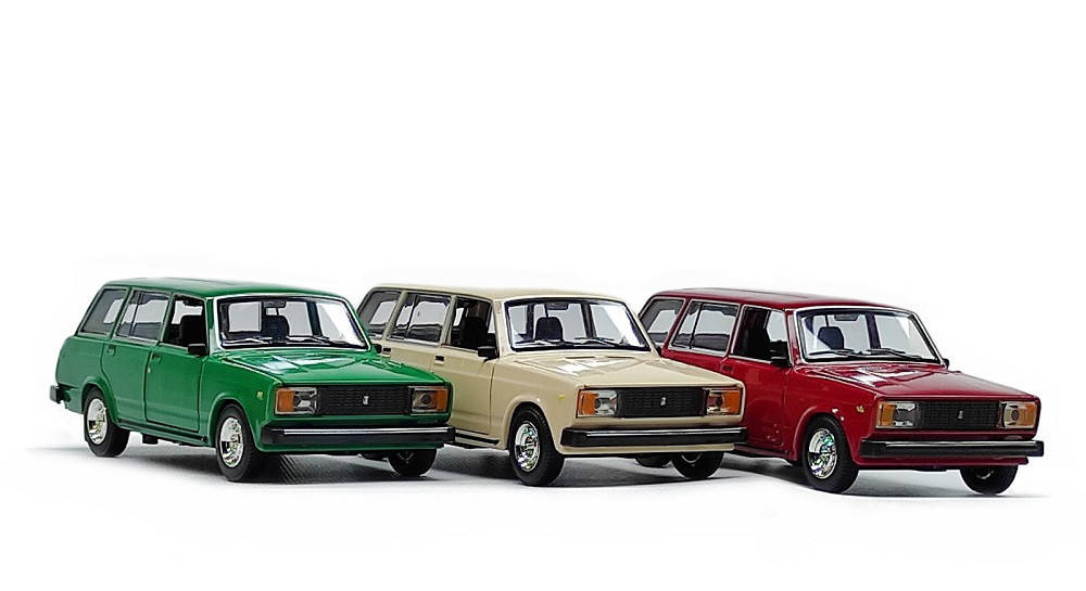 

Машинка ВАЗ 2104 Автопром 1:24, Разные цвета
