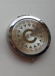 

Зеркало цельнометаллическое бренд белое, Белый