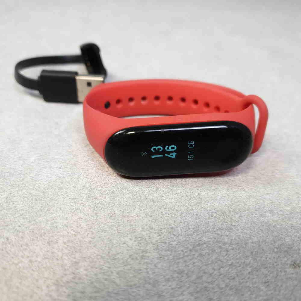

Смарт-часы браслет Б/У Xiaomi Mi Band 3