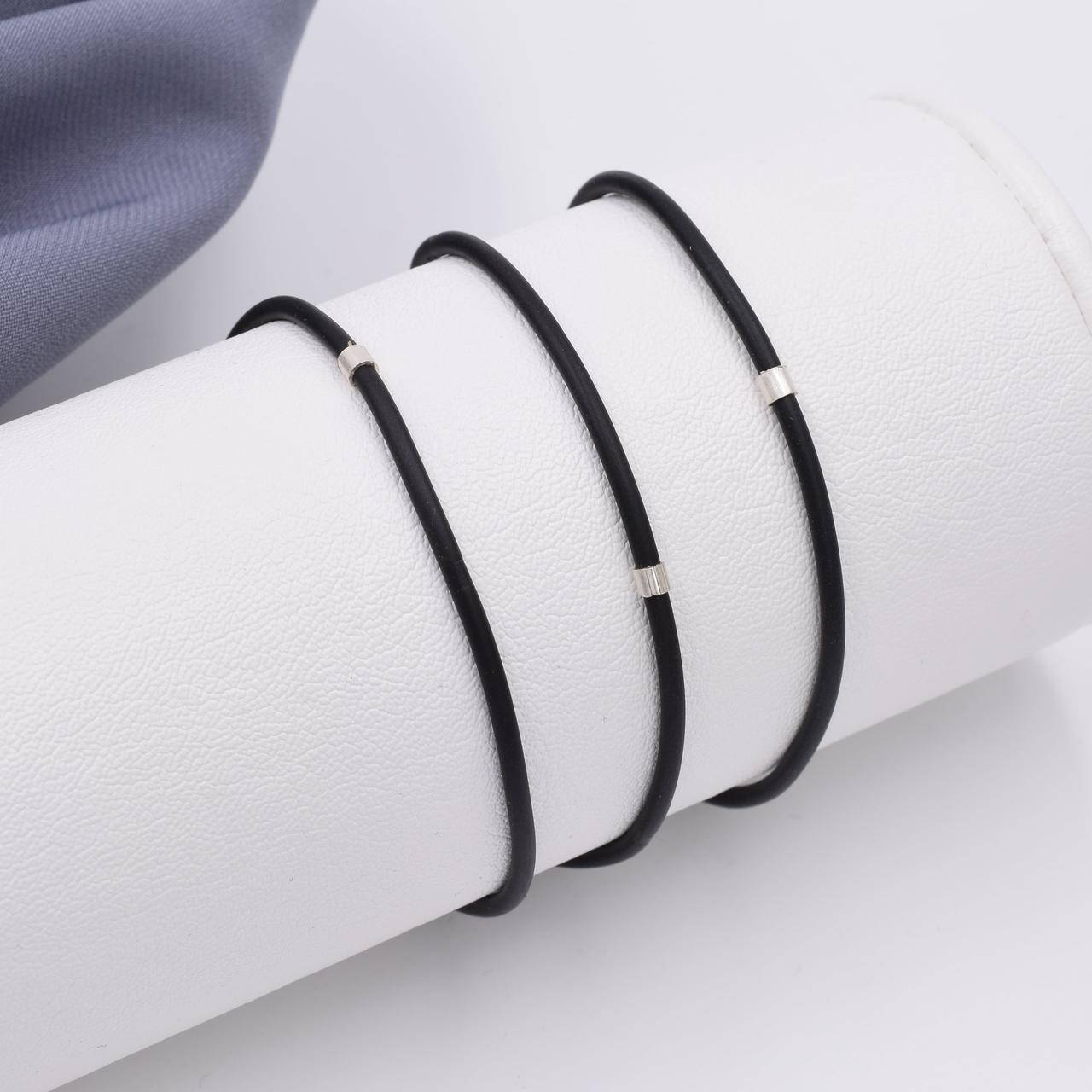 

Шнурок каучук ширина 2 мм цвет черный вес серебра 1.1 г длина 40