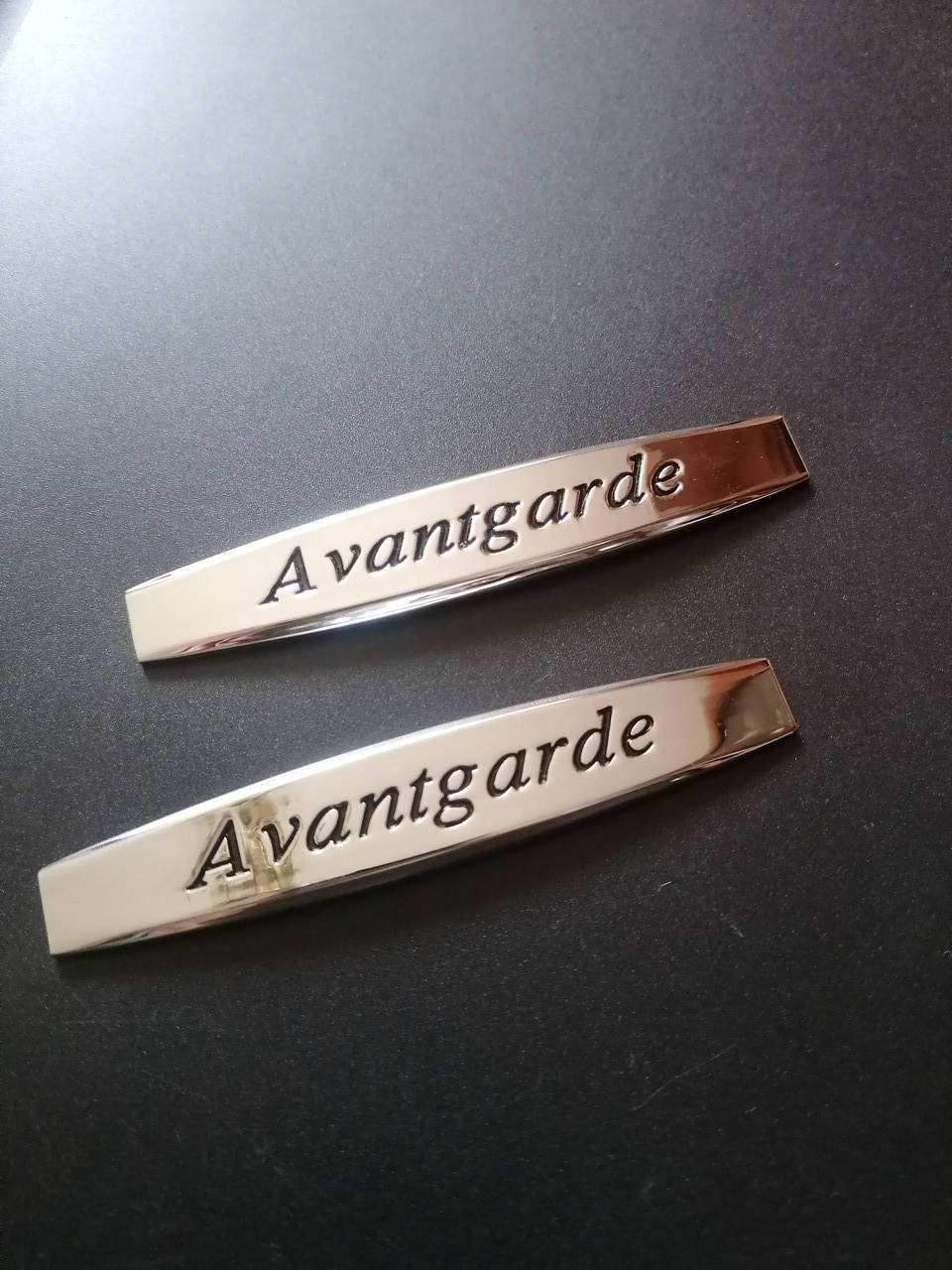 

Эмблема шильдик логотип Avantgarde