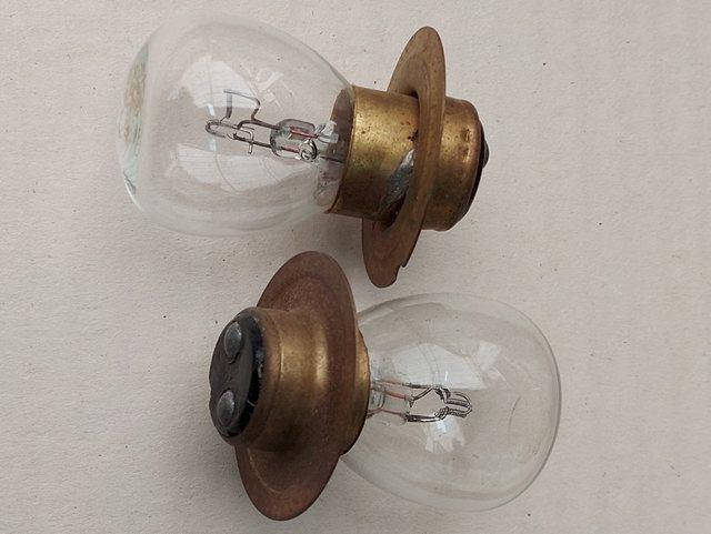 

Лампа тракторная 2 конт. 12V /
